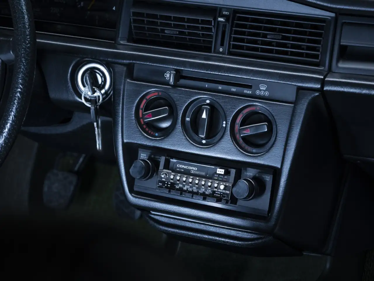 Mercedes-Benz 190E 2.0, foto 12
