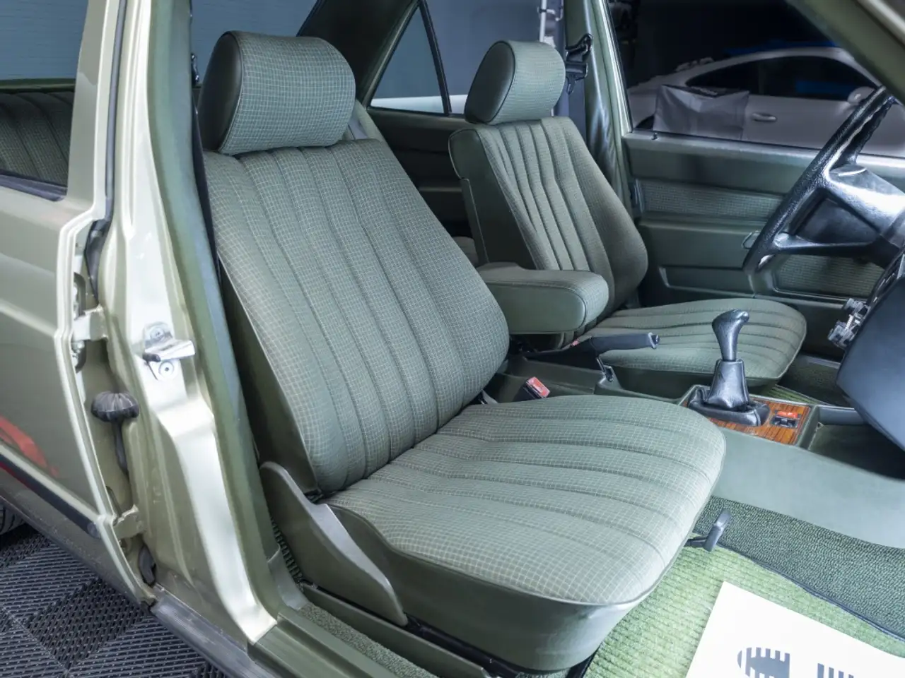 Mercedes-Benz 190E 2.0, foto 8