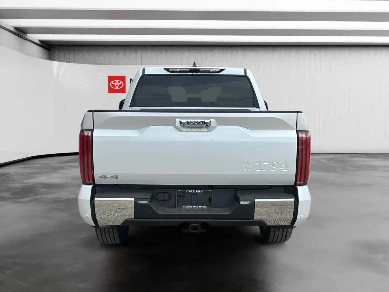 Toyota Tundra снимка Toyota Tundra