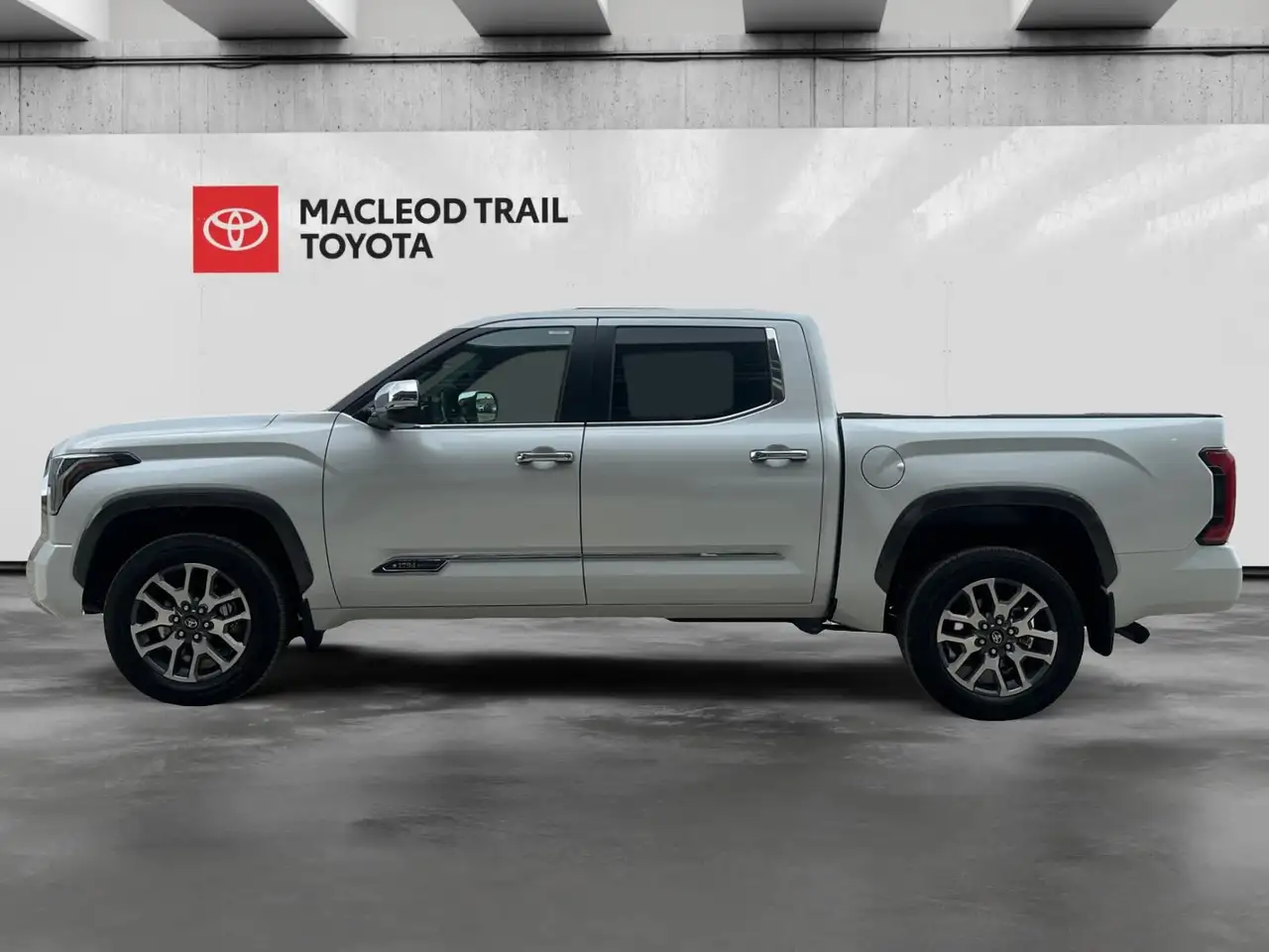 Toyota Tundra снимка Toyota Tundra