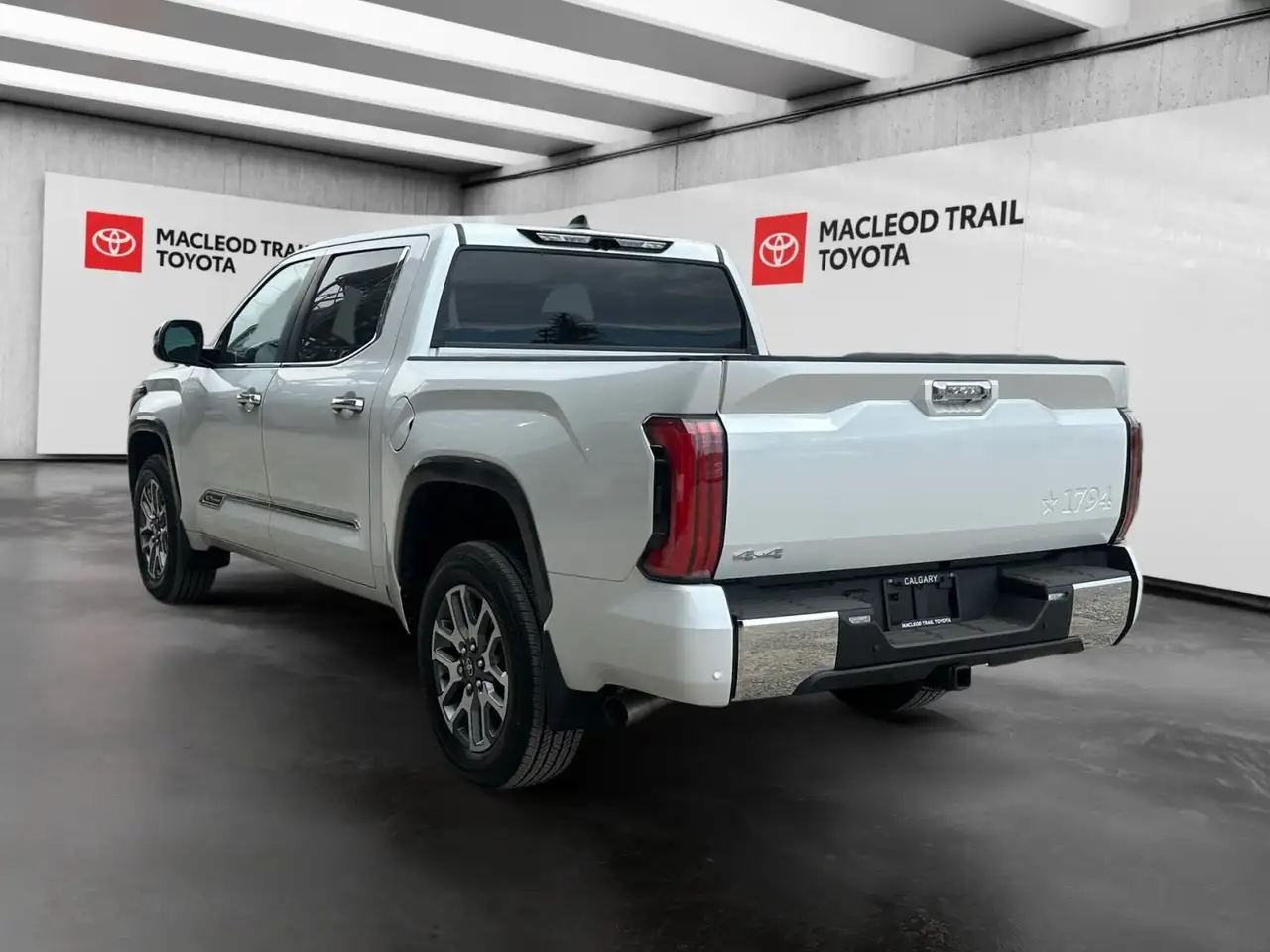 Toyota Tundra снимка Toyota Tundra