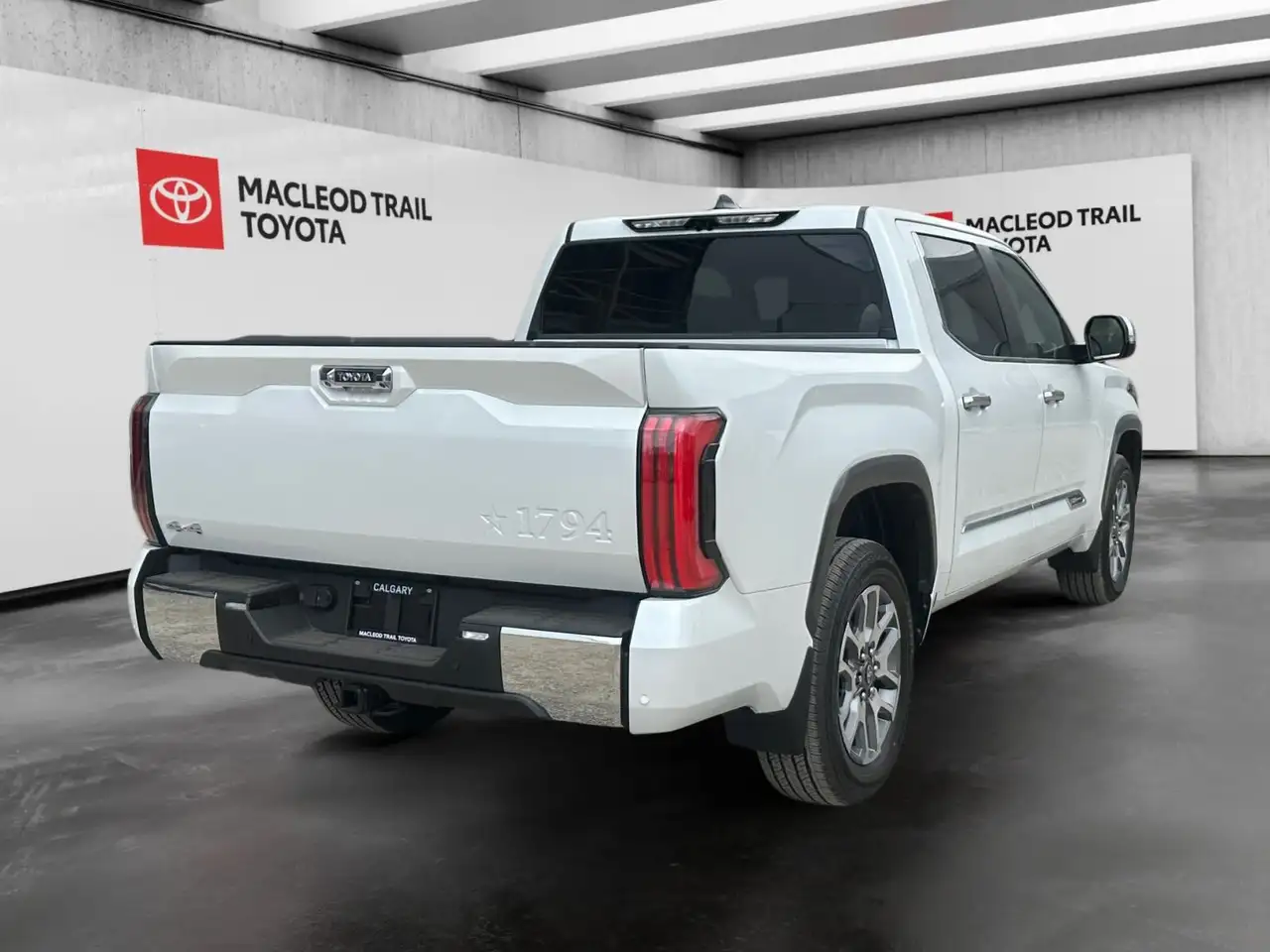 Toyota Tundra снимка Toyota Tundra