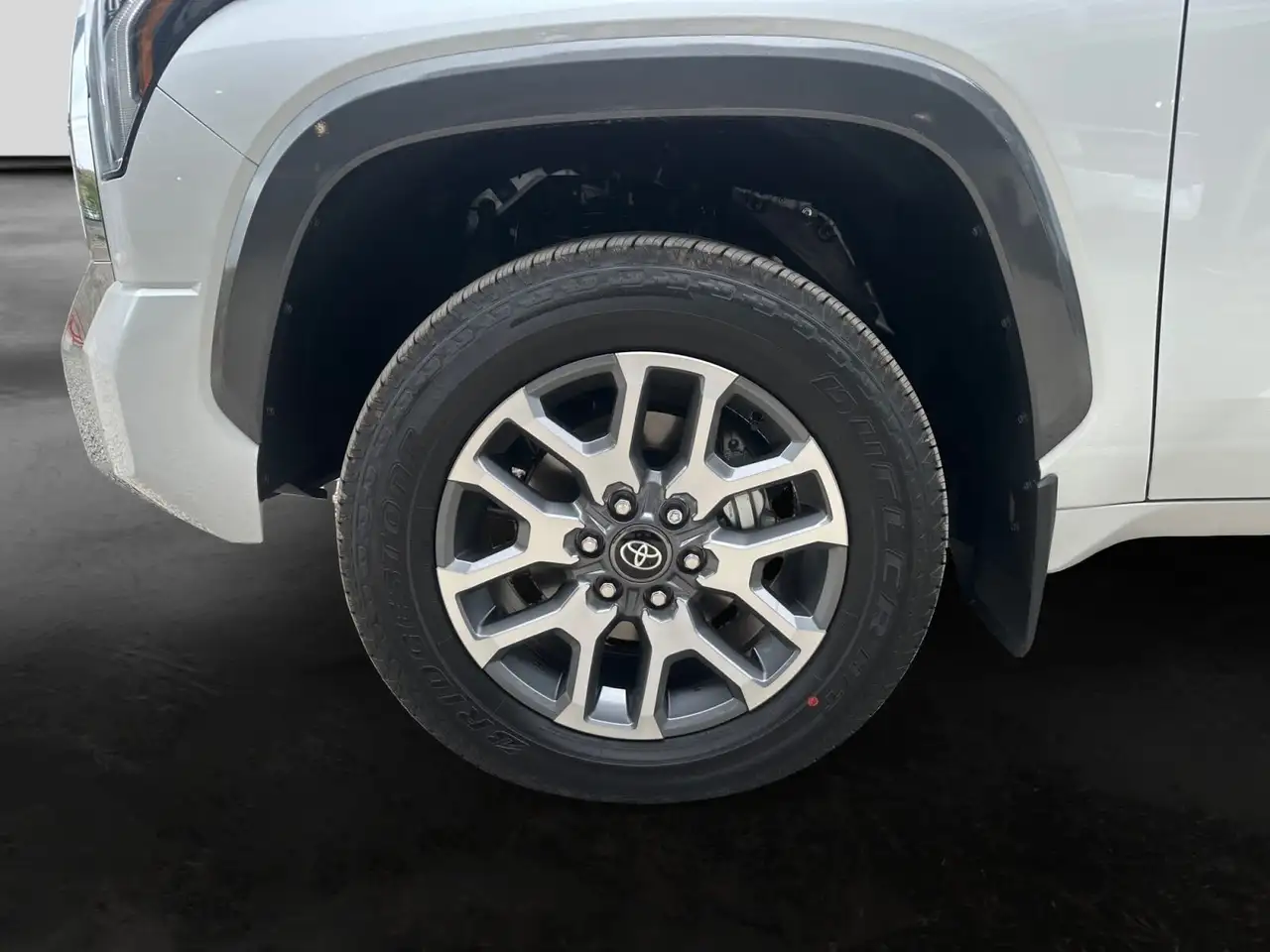 Toyota Tundra снимка Toyota Tundra