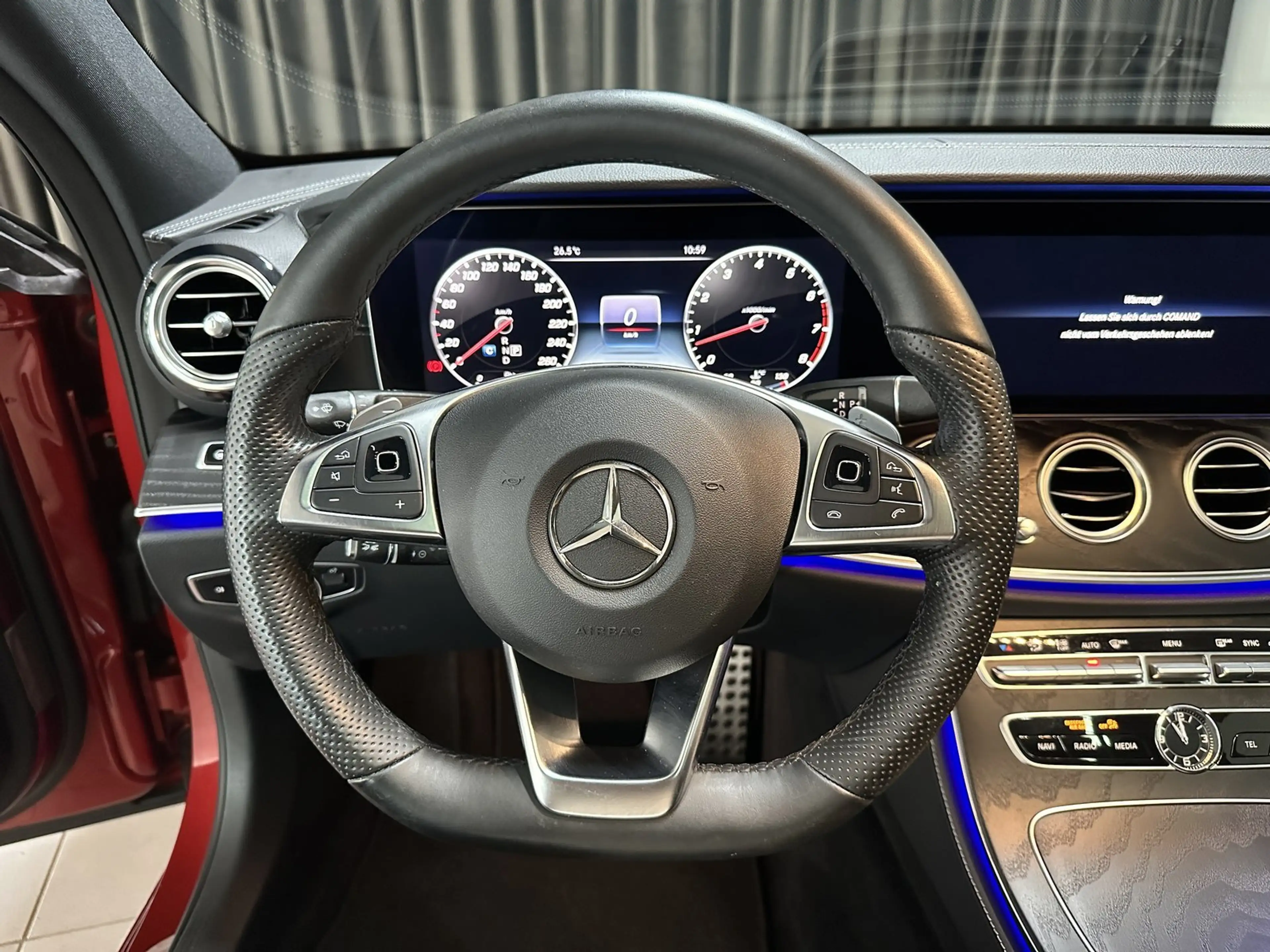 Mercedes-Benz E 400 4M AMG Night GlasSD/Dist/360°/MuBeam/Coman — photo 5