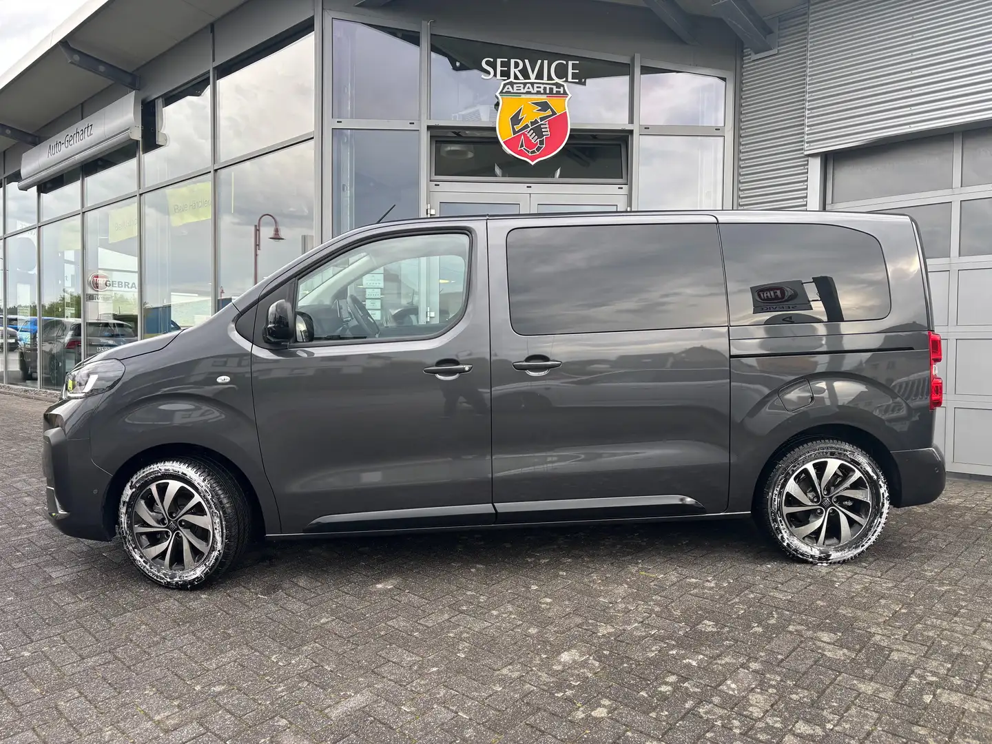 Fiat Ulysse 180 BlueHDi L2 Anhängerkupplung Grijs - 2
