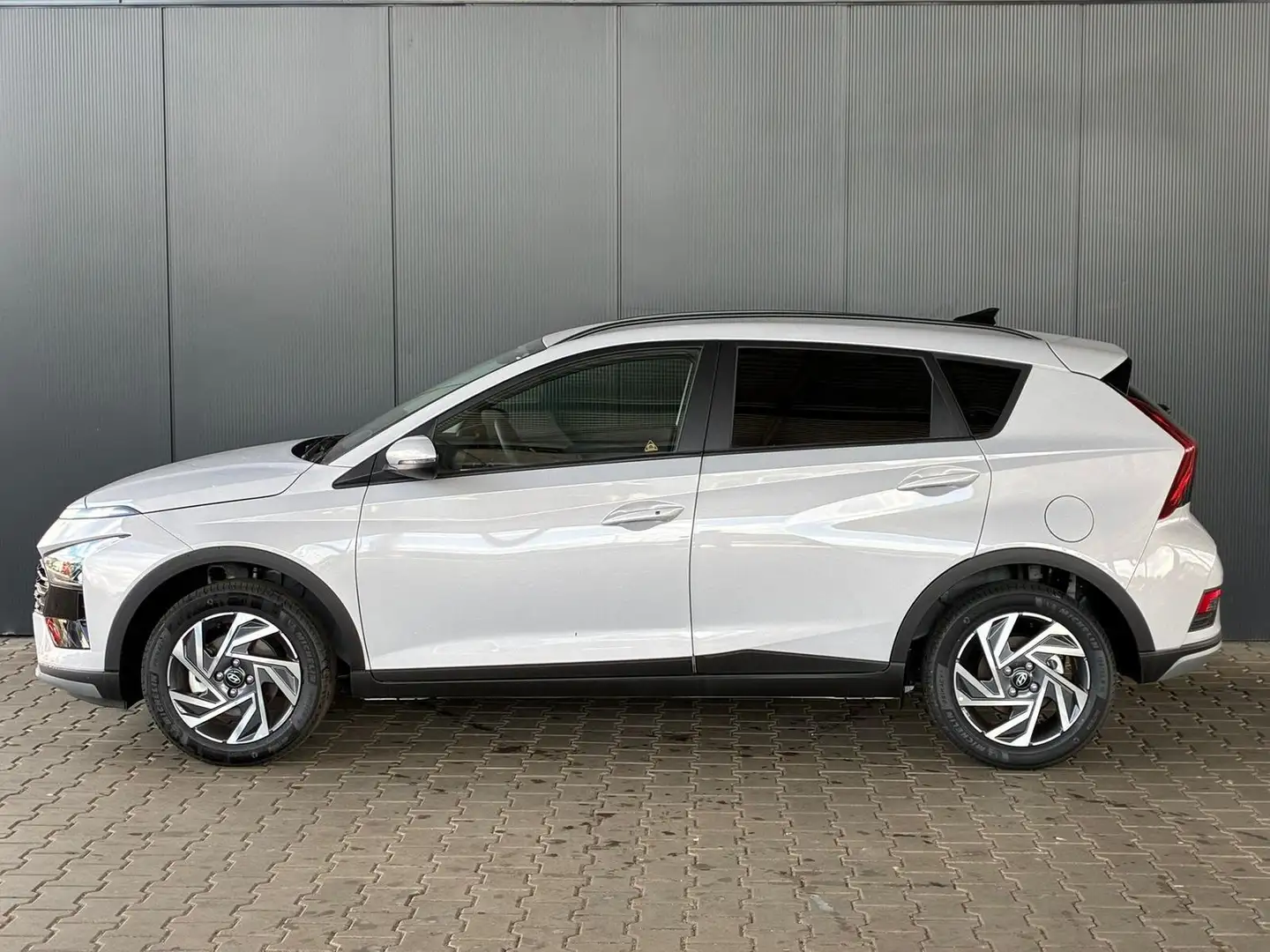 Hyundai BAYON Comfort Plus 1.2 MPI / Sitz + Lenkradheizung PD... Grau - 2