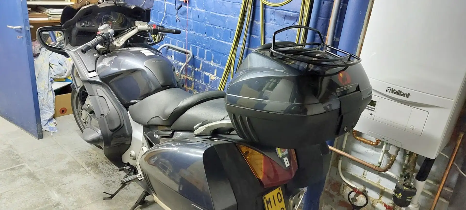 Honda Pan European Gris - 2