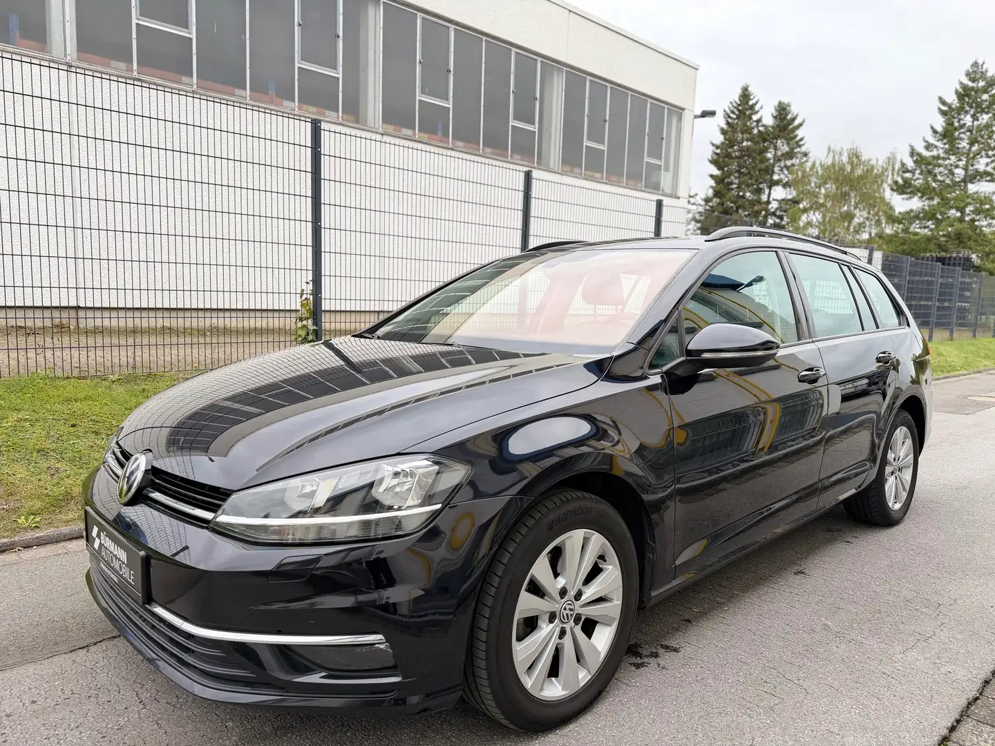 Volkswagen Golf Variant BMT/1.HAND/ACC/RKAMERA/MASSAGE Schwarz - 1