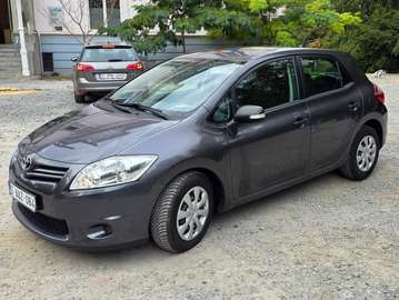 Auris 1.33i VVT-i Executive