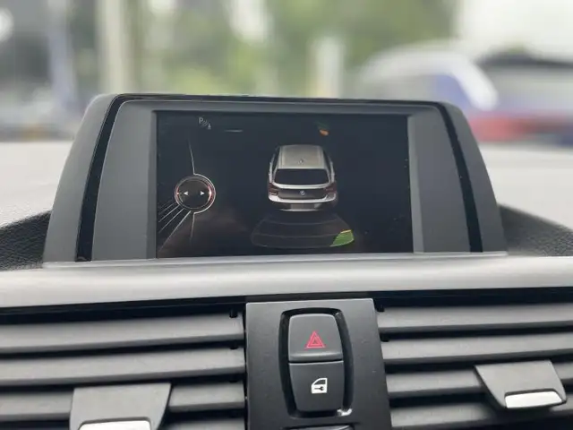 BMW 1 Series view 11