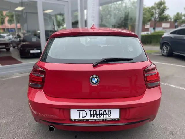 BMW 1 Series view 14