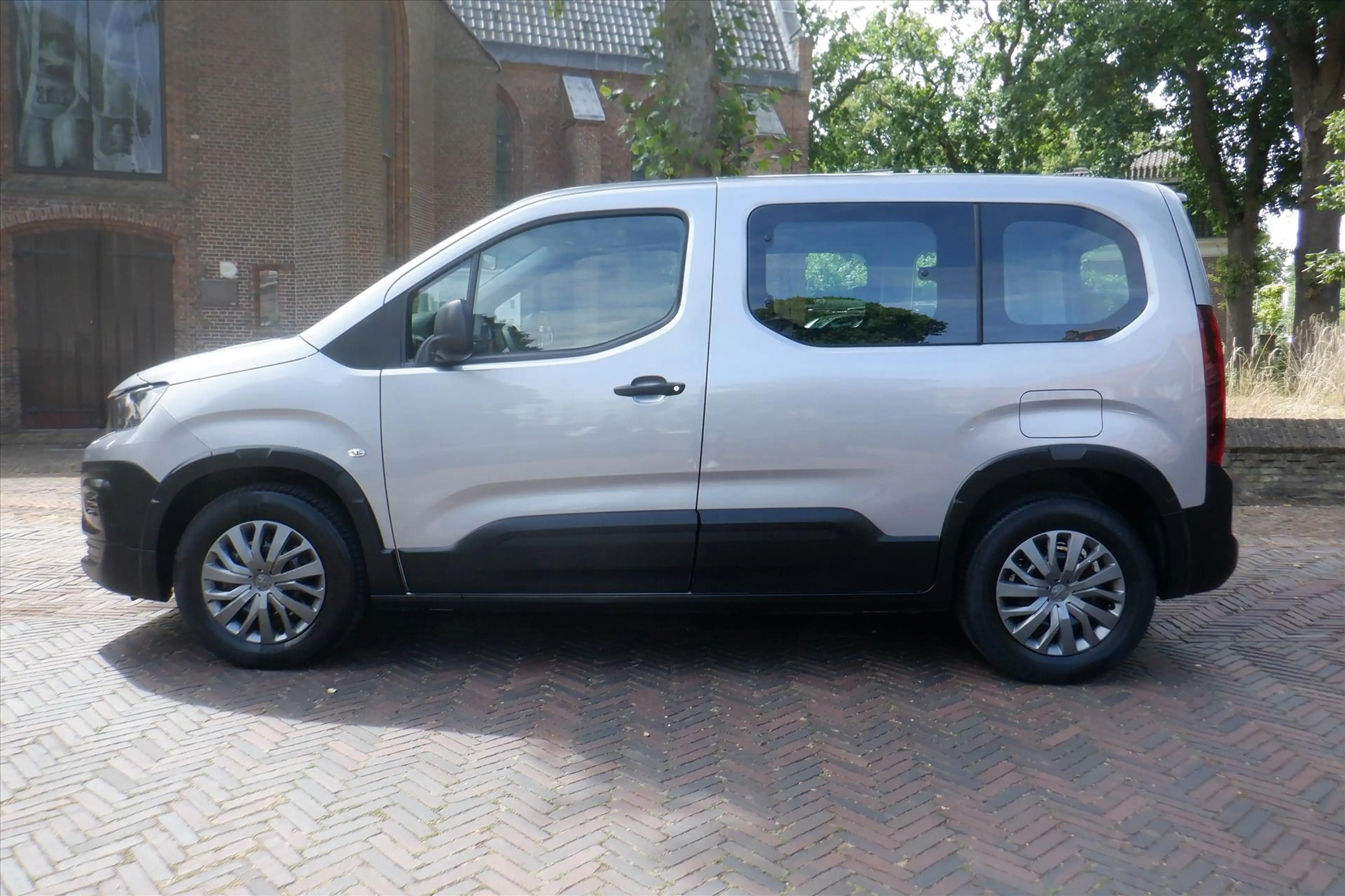 Peugeot e-Rifter 50kWh 136pk Active Pack - CRUISE CONTROL -BOVAG — photo 2