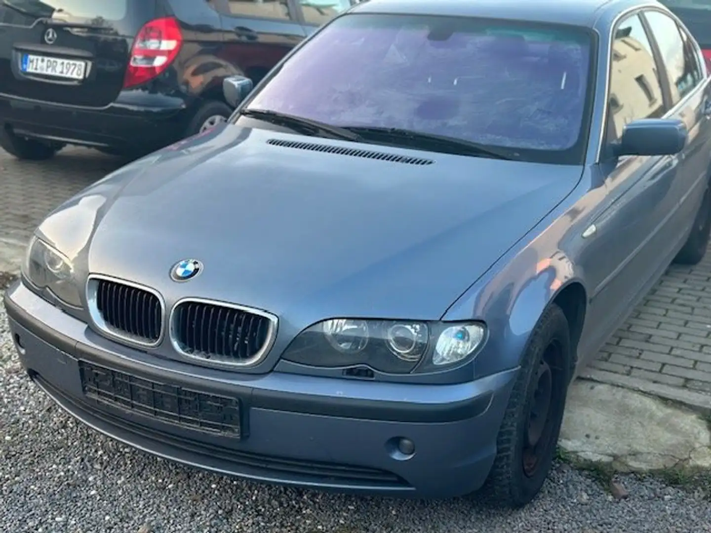 BMW 320 320i Edition Lifestyle Blau - 2