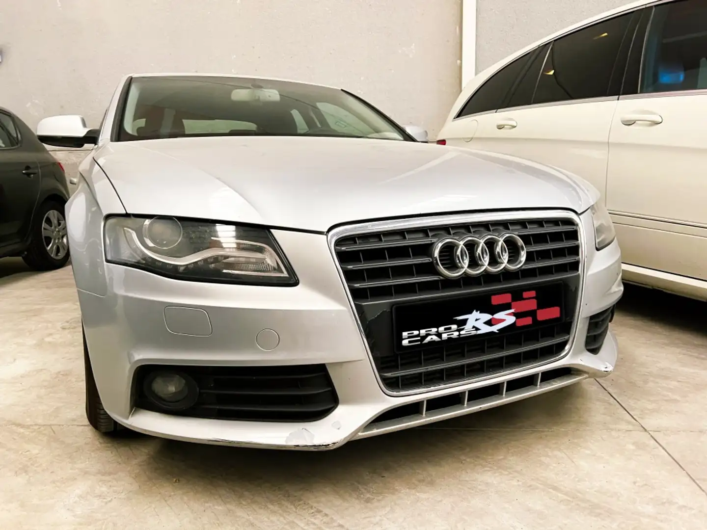 Audi A4 Avant 2.0TDI quattro DPF 143 Gris - 1