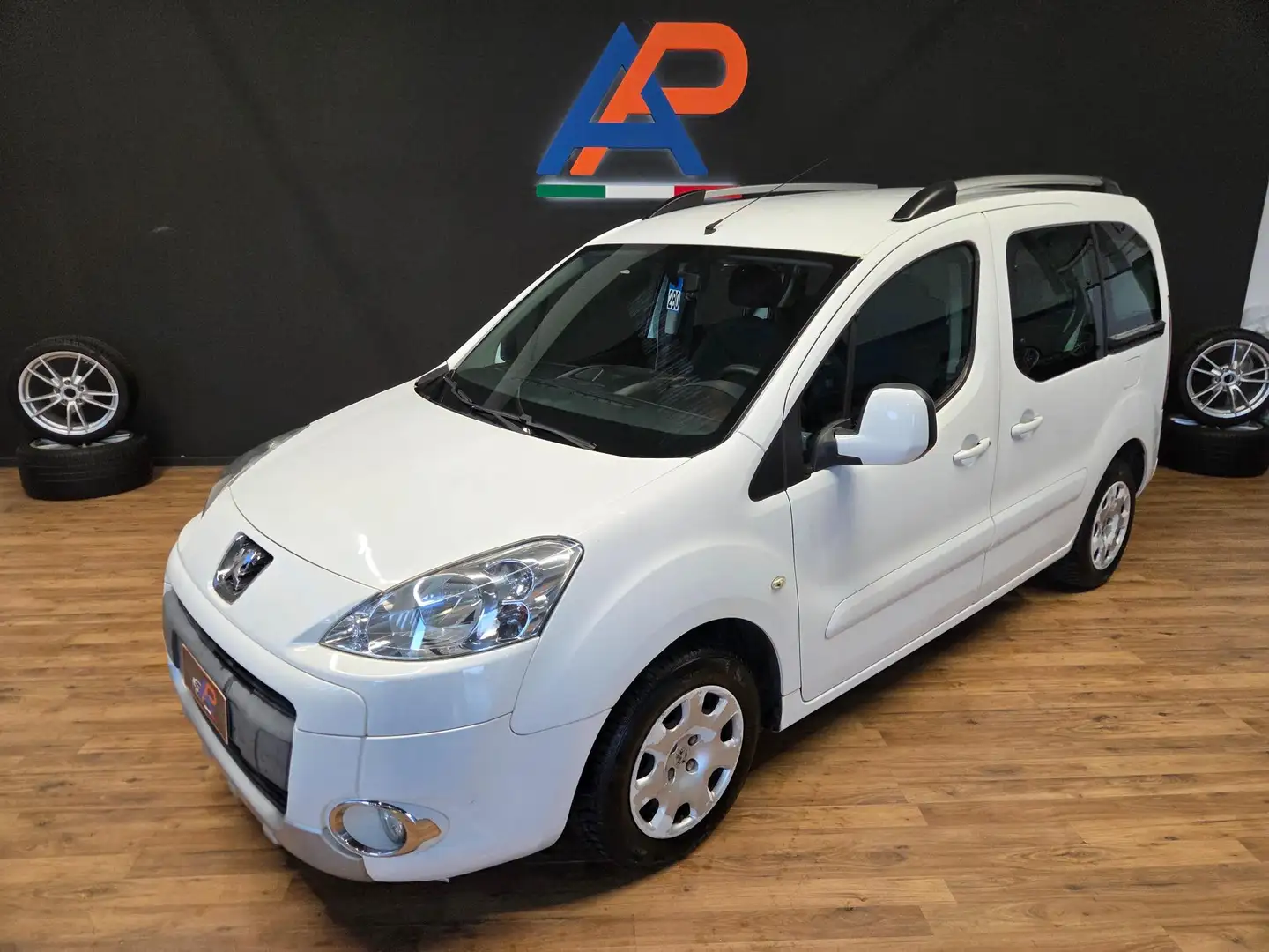 Peugeot Partner 1.6 vti Active (premium) 120cv Weiß - 2