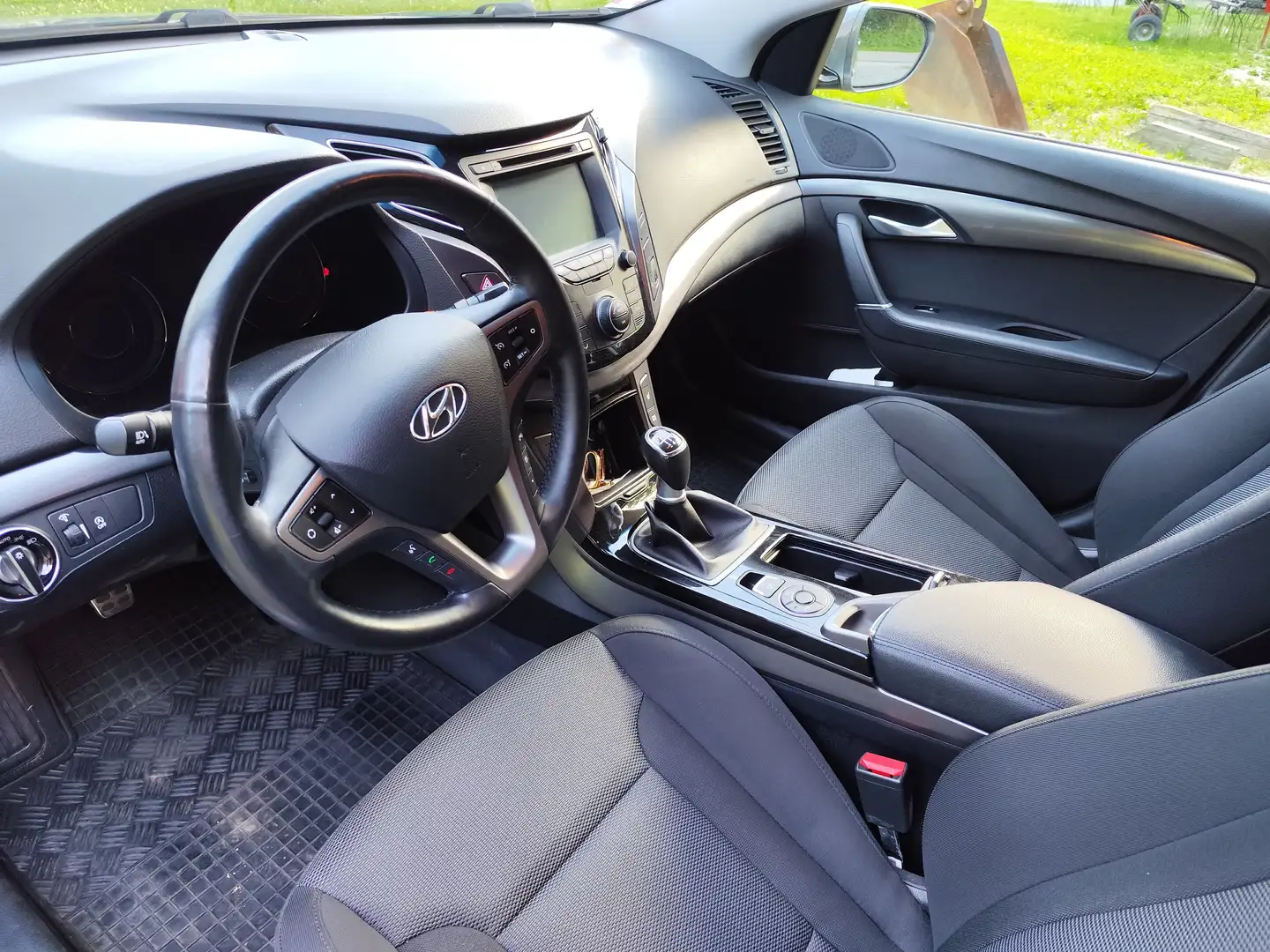 Hyundai i40 i40 Business 1,7 CRD Grau - 1