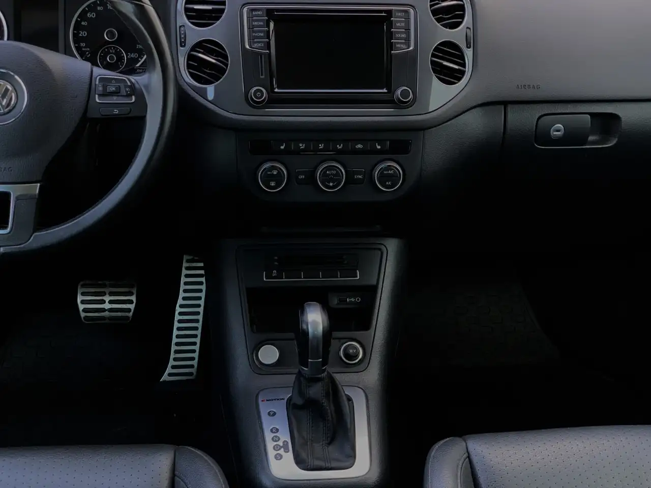 Volkswagen Tiguan снимка Volkswagen Tiguan