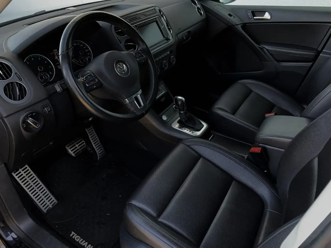 Volkswagen Tiguan снимка Volkswagen Tiguan