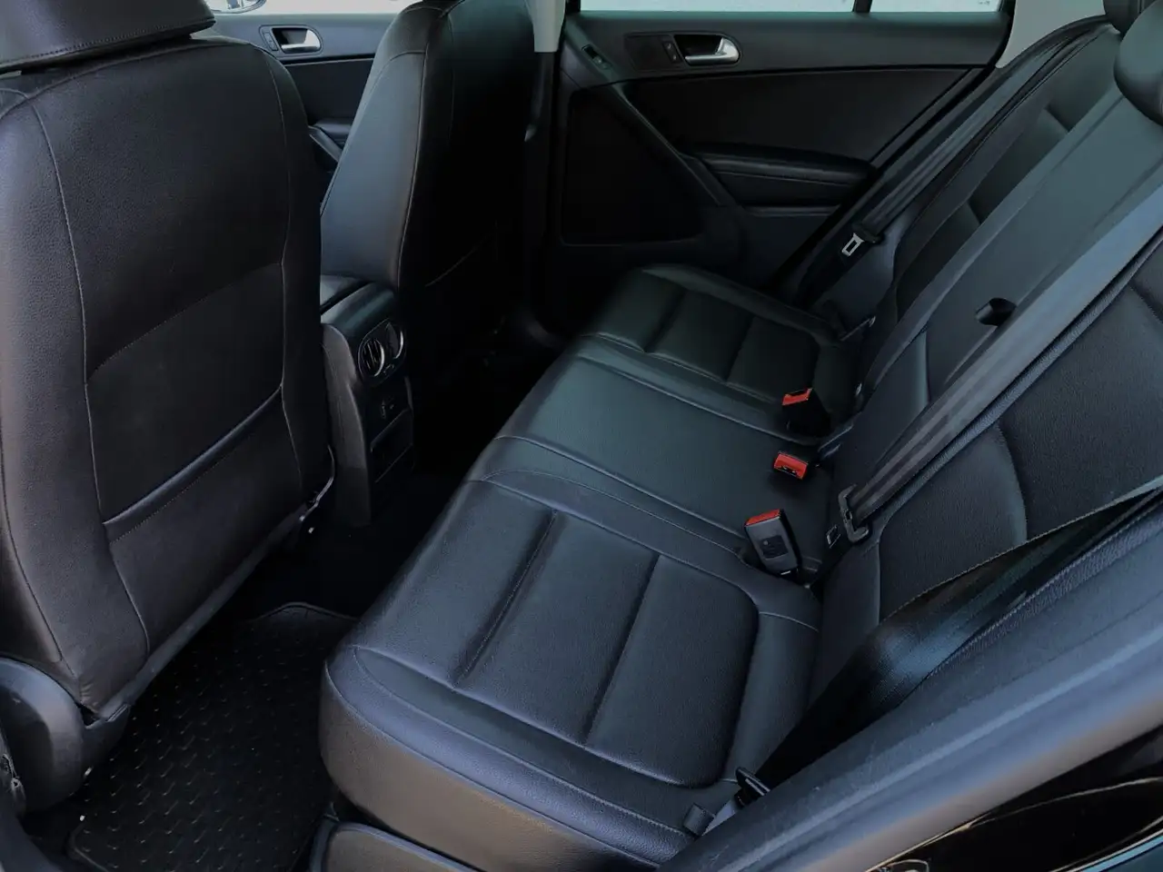 Volkswagen Tiguan снимка Volkswagen Tiguan