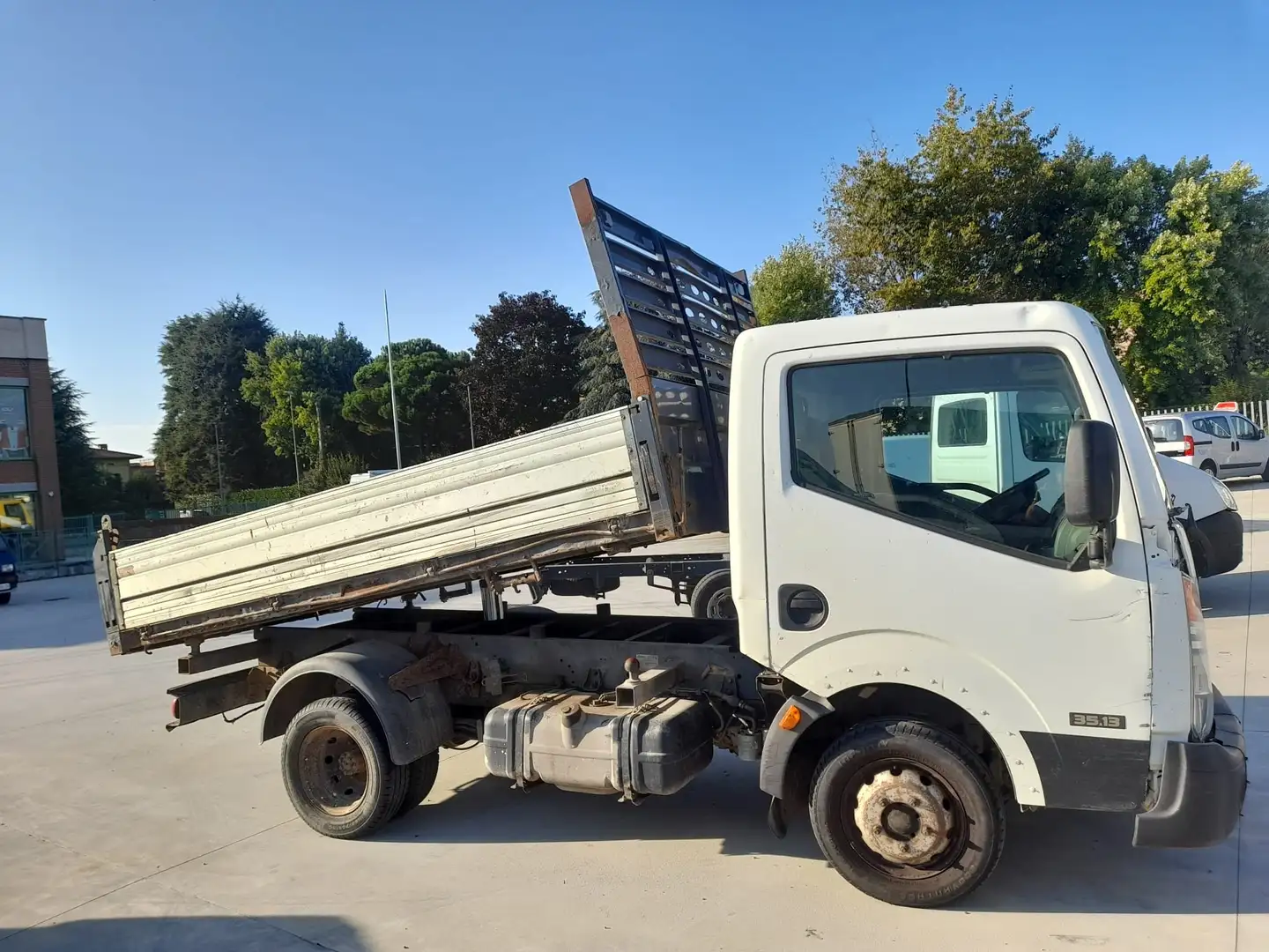 Nissan Cabstar RIBATABILE Bianco - 2