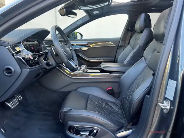 Audi A8 view 10