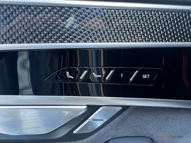 Audi A8 view 13