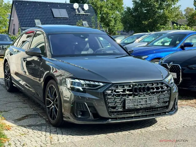 Audi A8 view 3