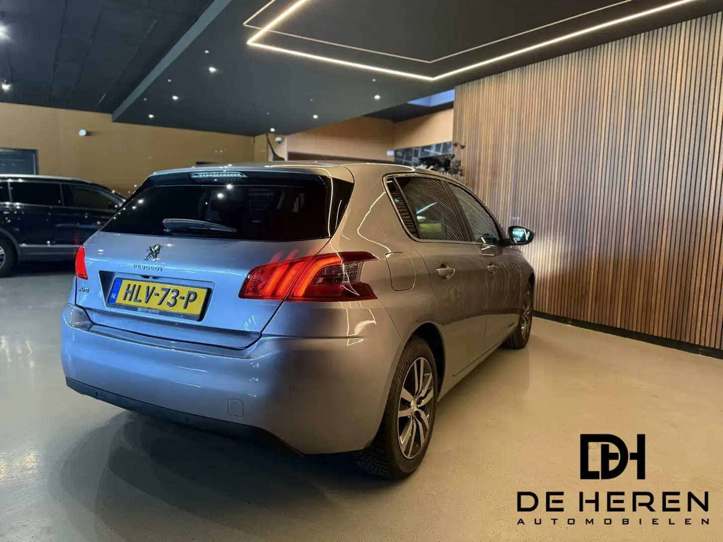 Peugeot 308 1.2 PureTech GT-, airco, camera,12 mnd garantie! Grijs - 2