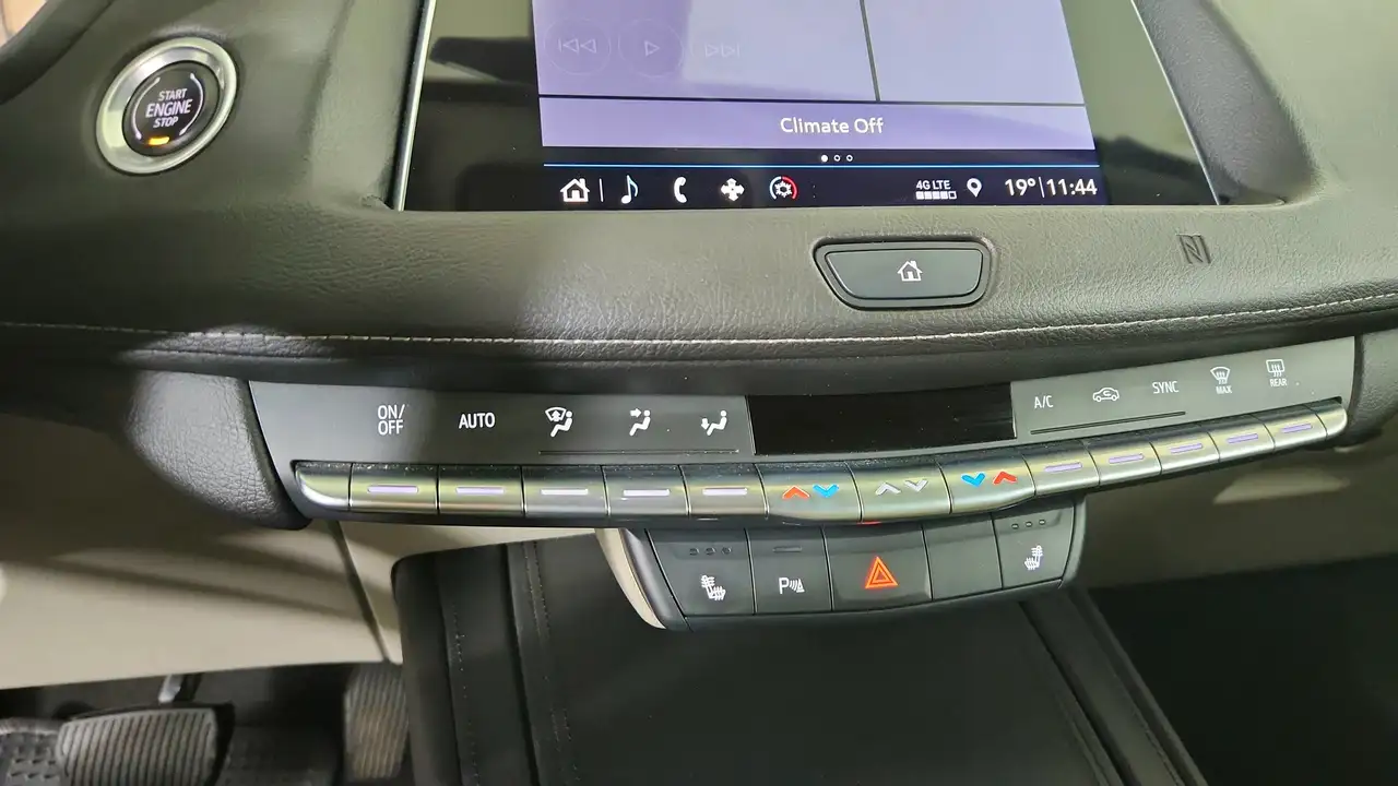 Cadillac XT4 снимка Cadillac XT4