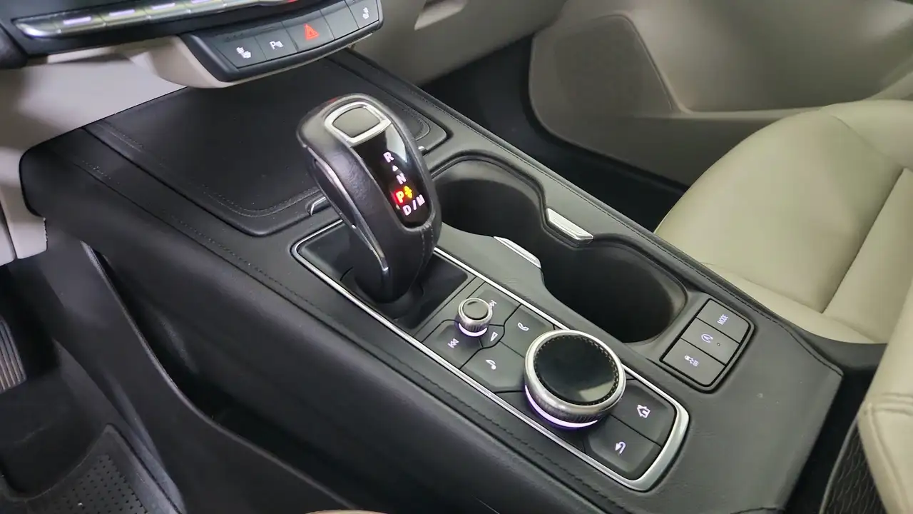 Cadillac XT4 снимка Cadillac XT4