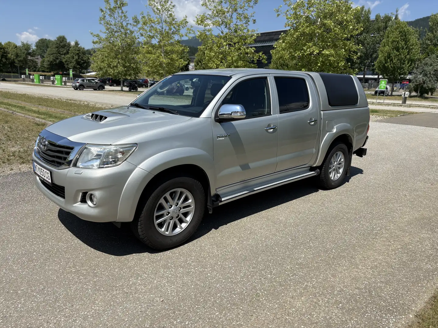 Toyota Hilux 3,0 D-4D 1 Silber - 1