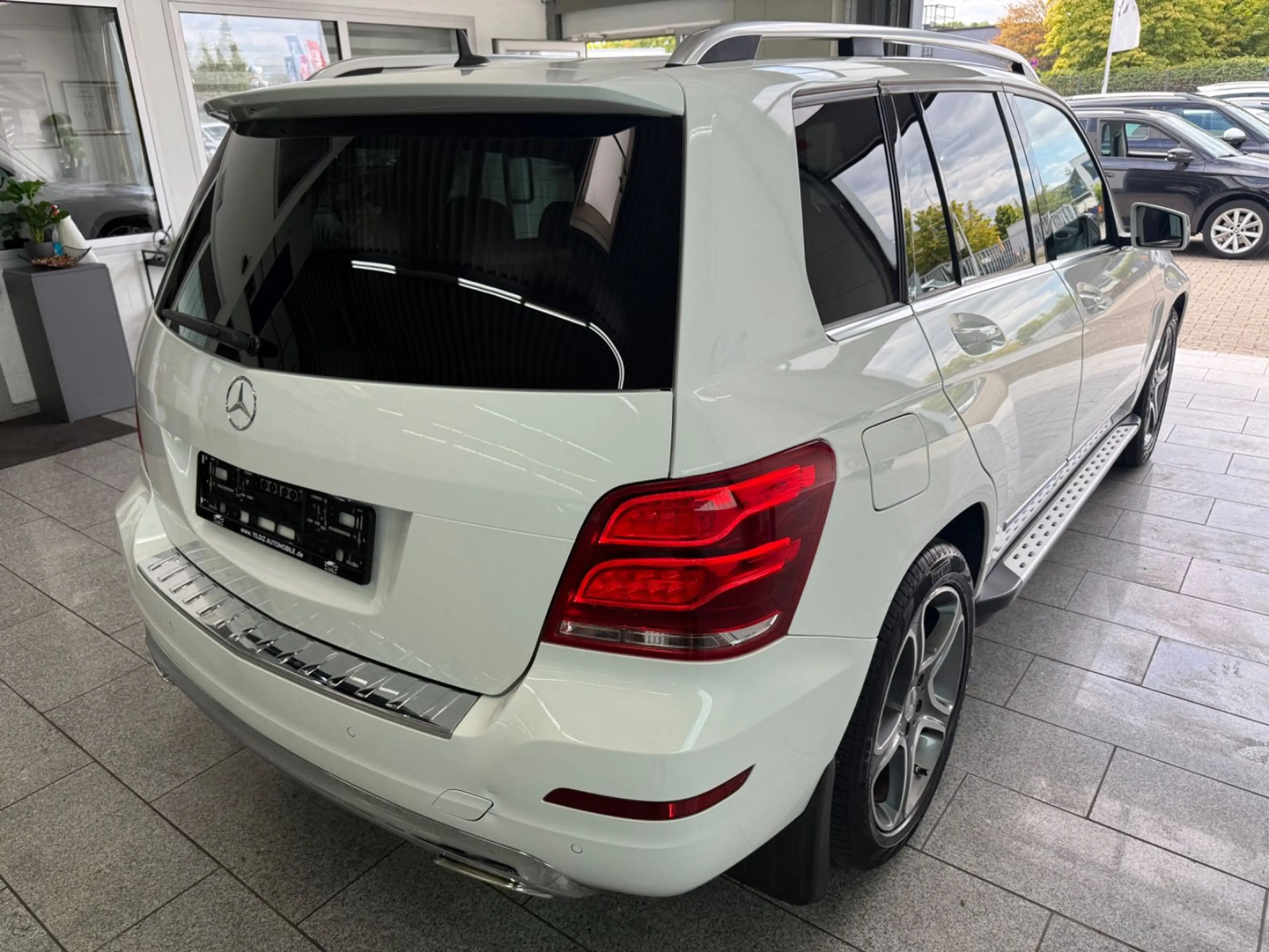 Mercedes-Benz GLK 220 CDI*4M*AUT*PAN*BI-XN*CAM*NAV*AHK*LED*TMP — photo 7