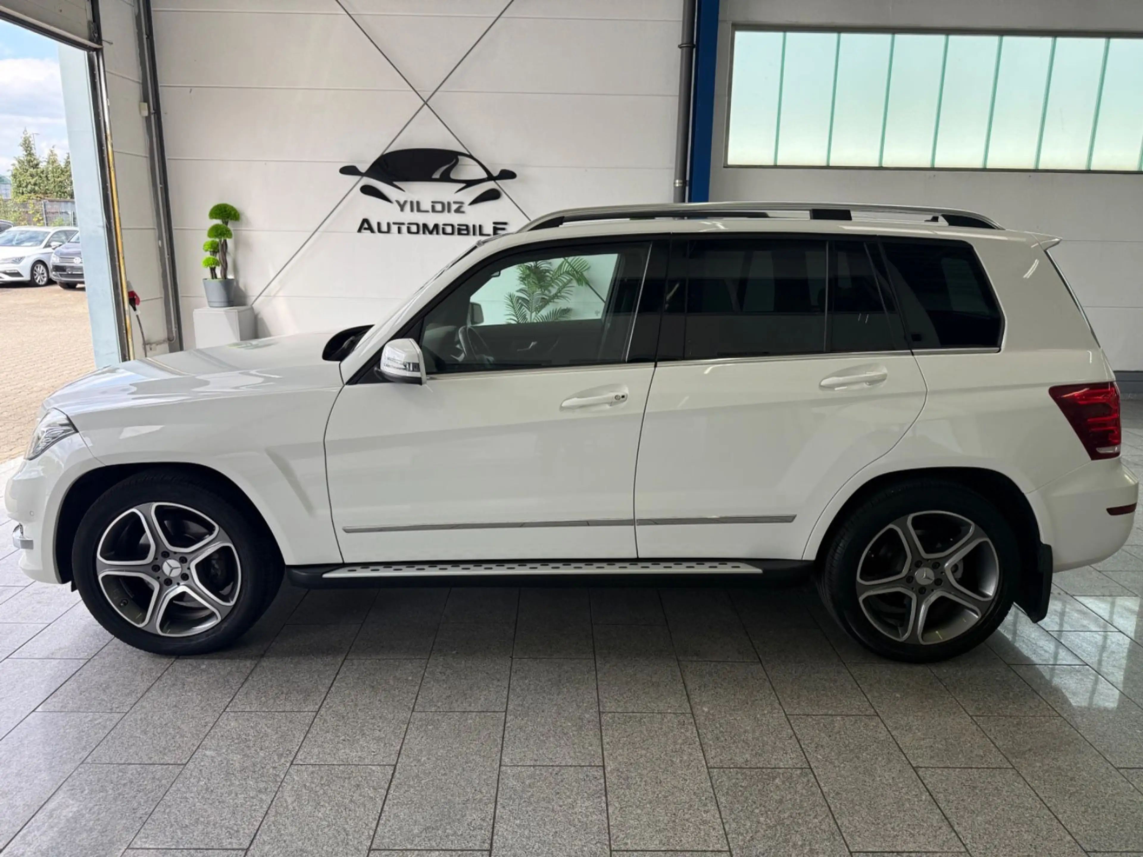 Mercedes-Benz GLK 220 CDI*4M*AUT*PAN*BI-XN*CAM*NAV*AHK*LED*TMP — photo 10