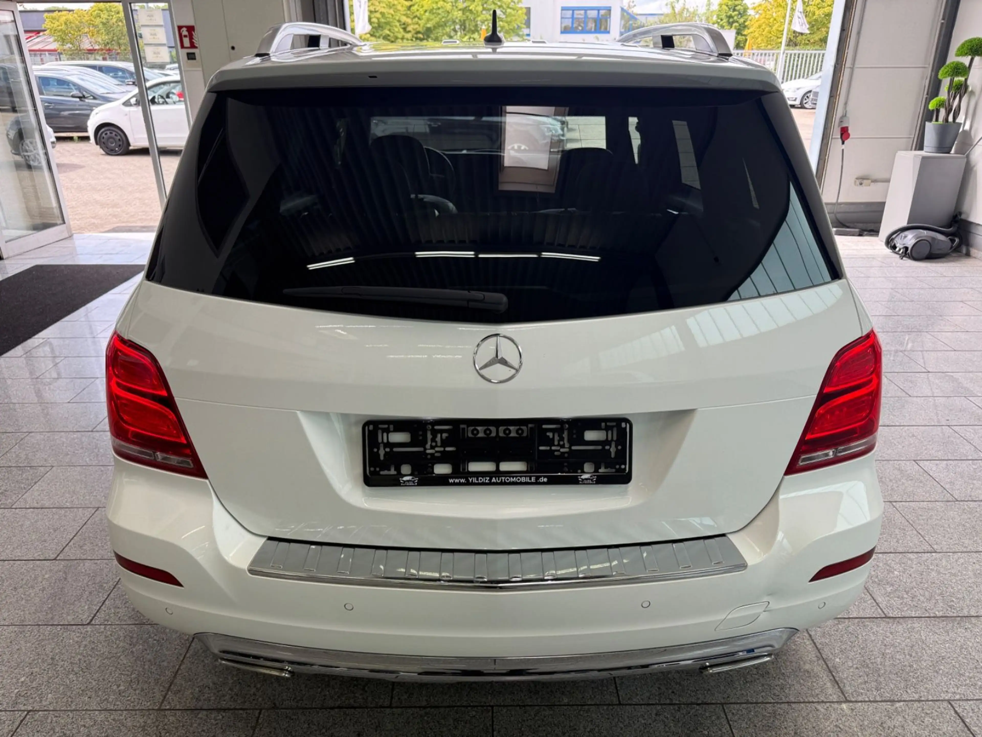 Mercedes-Benz GLK 220 CDI*4M*AUT*PAN*BI-XN*CAM*NAV*AHK*LED*TMP — photo 8