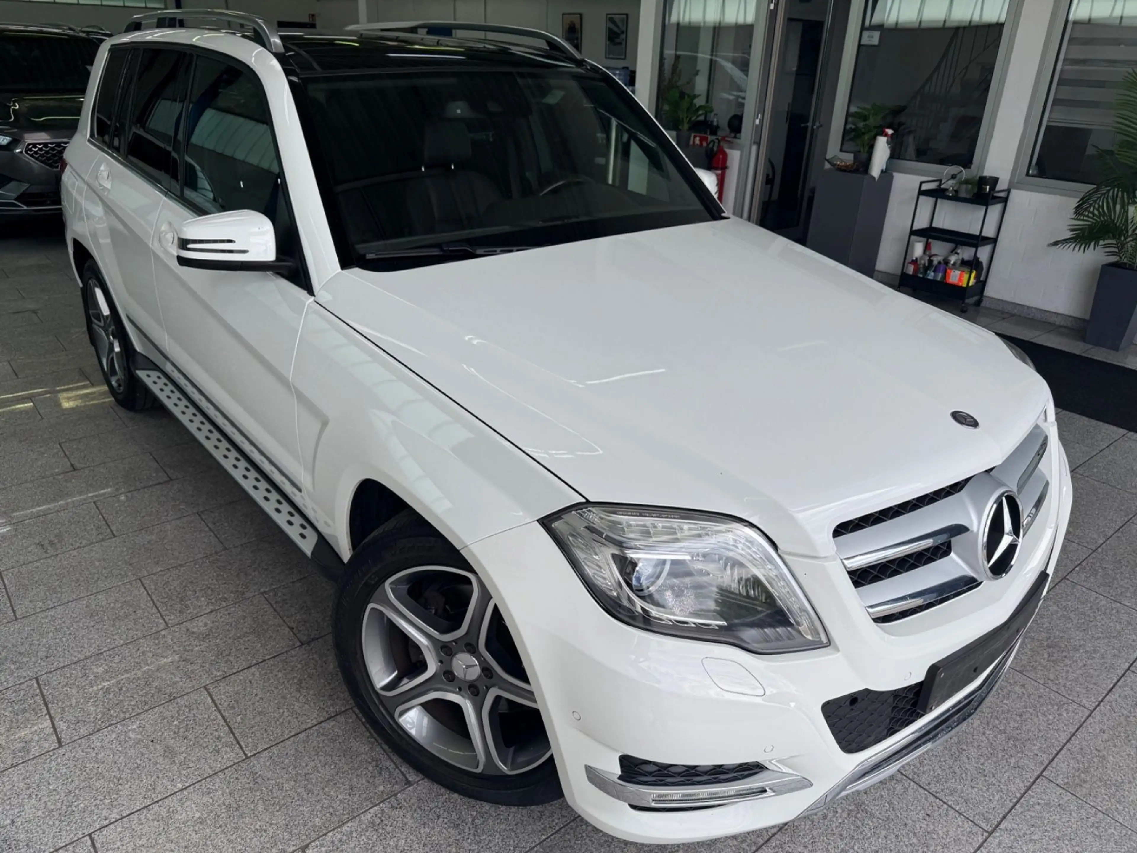 Mercedes-Benz GLK 220 CDI*4M*AUT*PAN*BI-XN*CAM*NAV*AHK*LED*TMP — photo 4