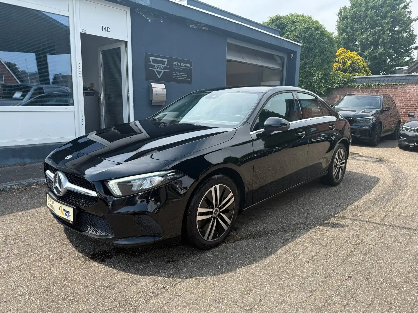 Mercedes-Benz A 220 d Lim. 4Matic DCT Style LED Leder Navi Černá - 1