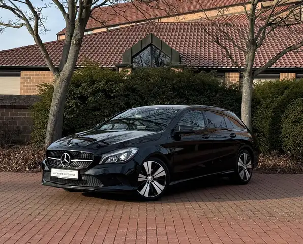 Mercedes-Benz CLA 180 |Panorama|LED|Navi|Xenon!