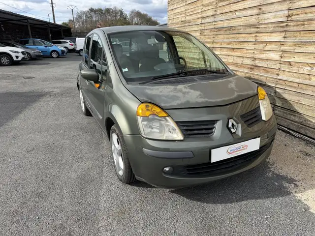 Renault Modus view 9