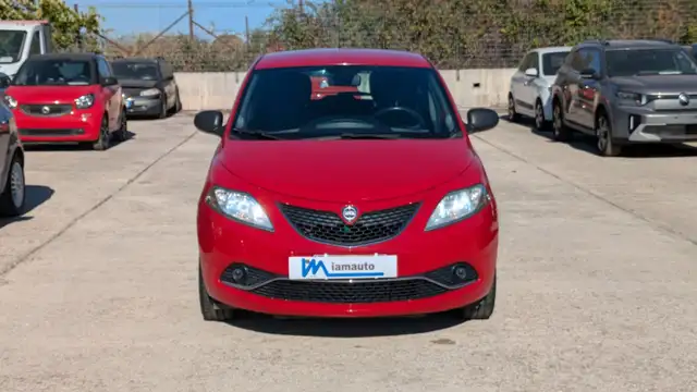 Lancia Ypsilon view 2