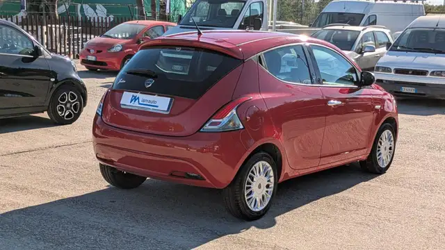 Lancia Ypsilon view 6