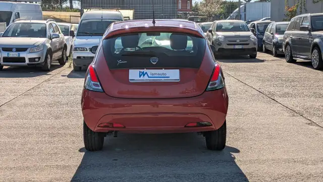 Lancia Ypsilon view 5