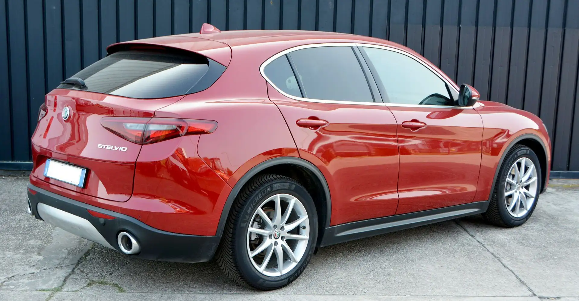 Alfa Romeo Stelvio 2.2 td 190 cv at8 rwd executive Rojo - 2