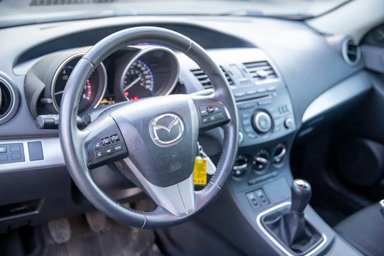Mazda 3 photo Mazda 3