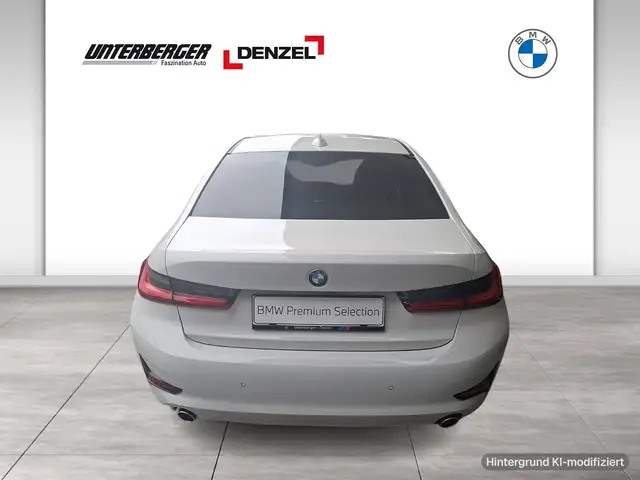 BMW 3 Series view 5