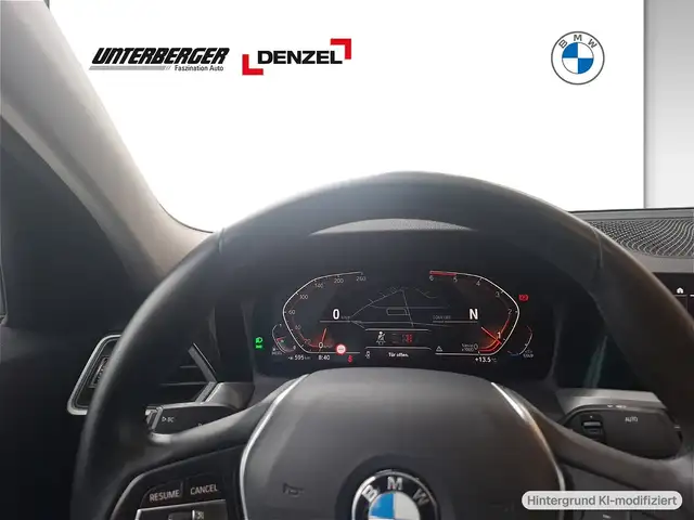 BMW 3 Series view 9