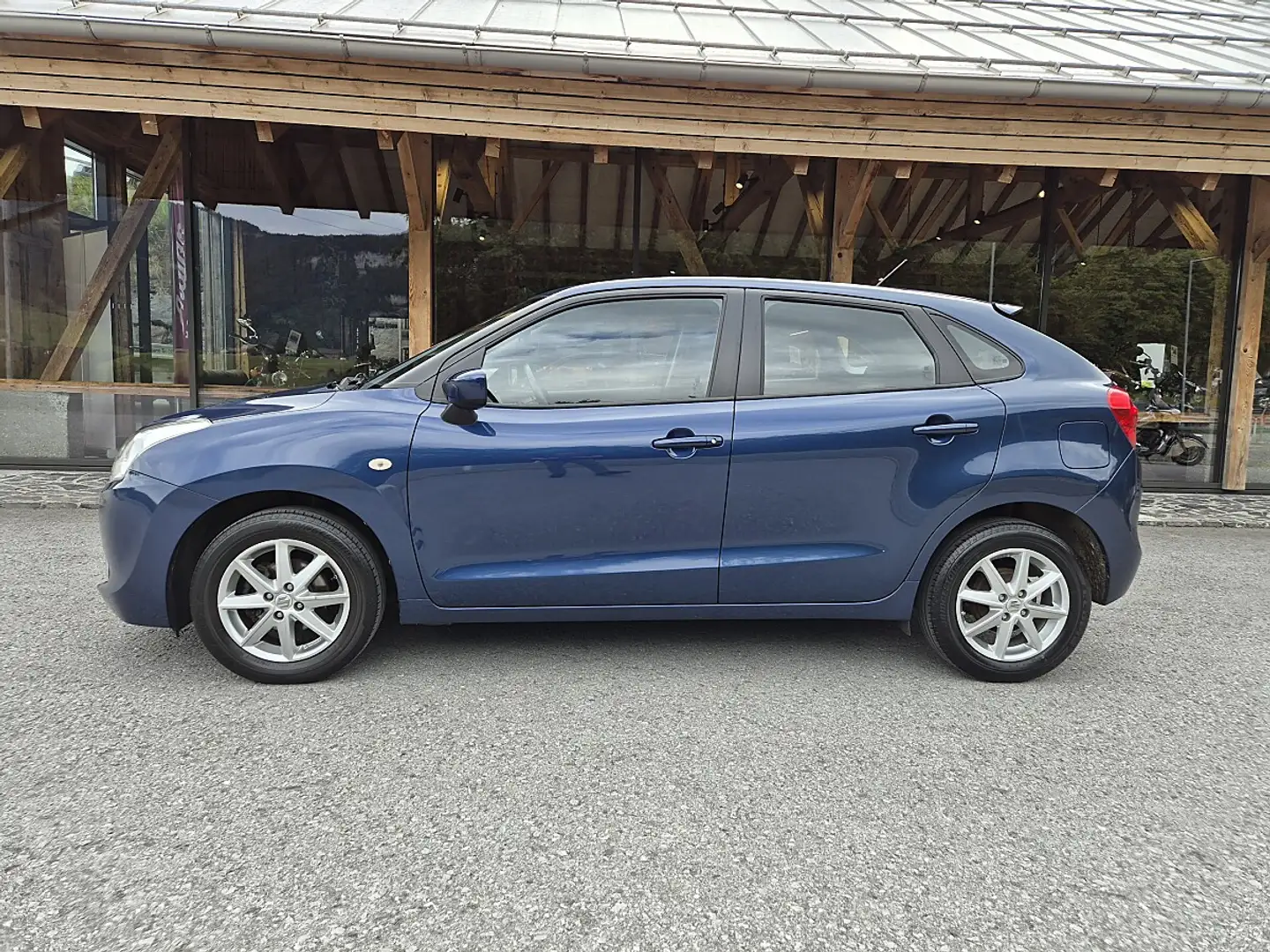 Suzuki Baleno 1.2 DJ Clear Shadowline Blau - 2