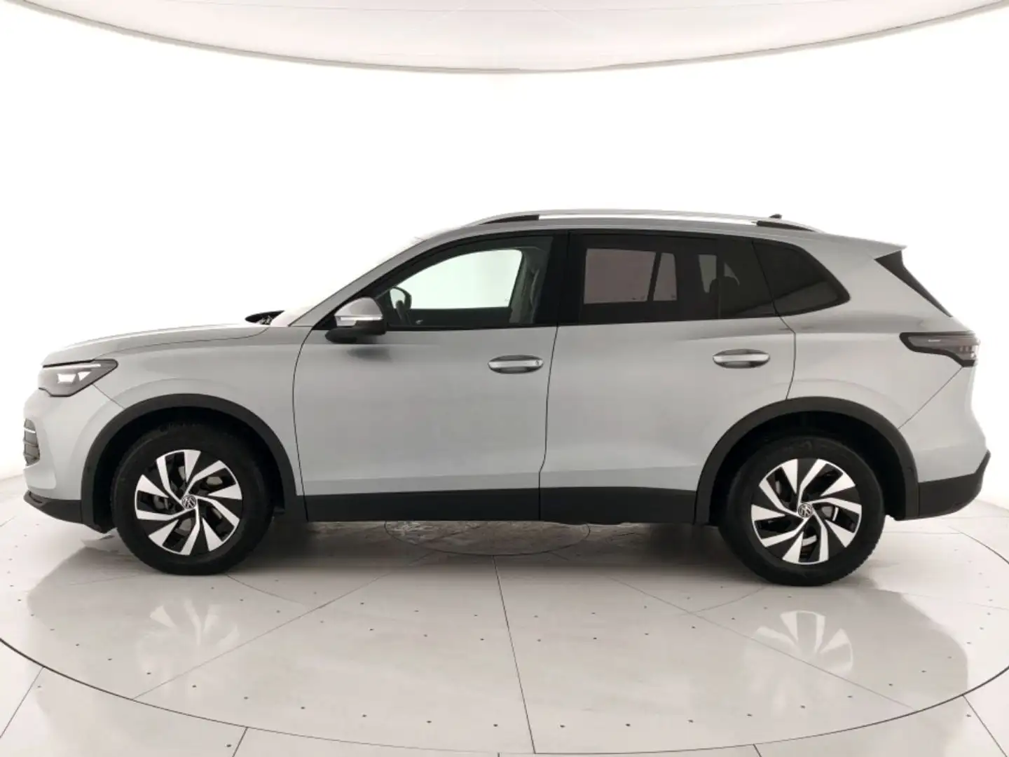 Volkswagen Tiguan 1.5 etsi Edition Plus 130cv dsg Argent - 2