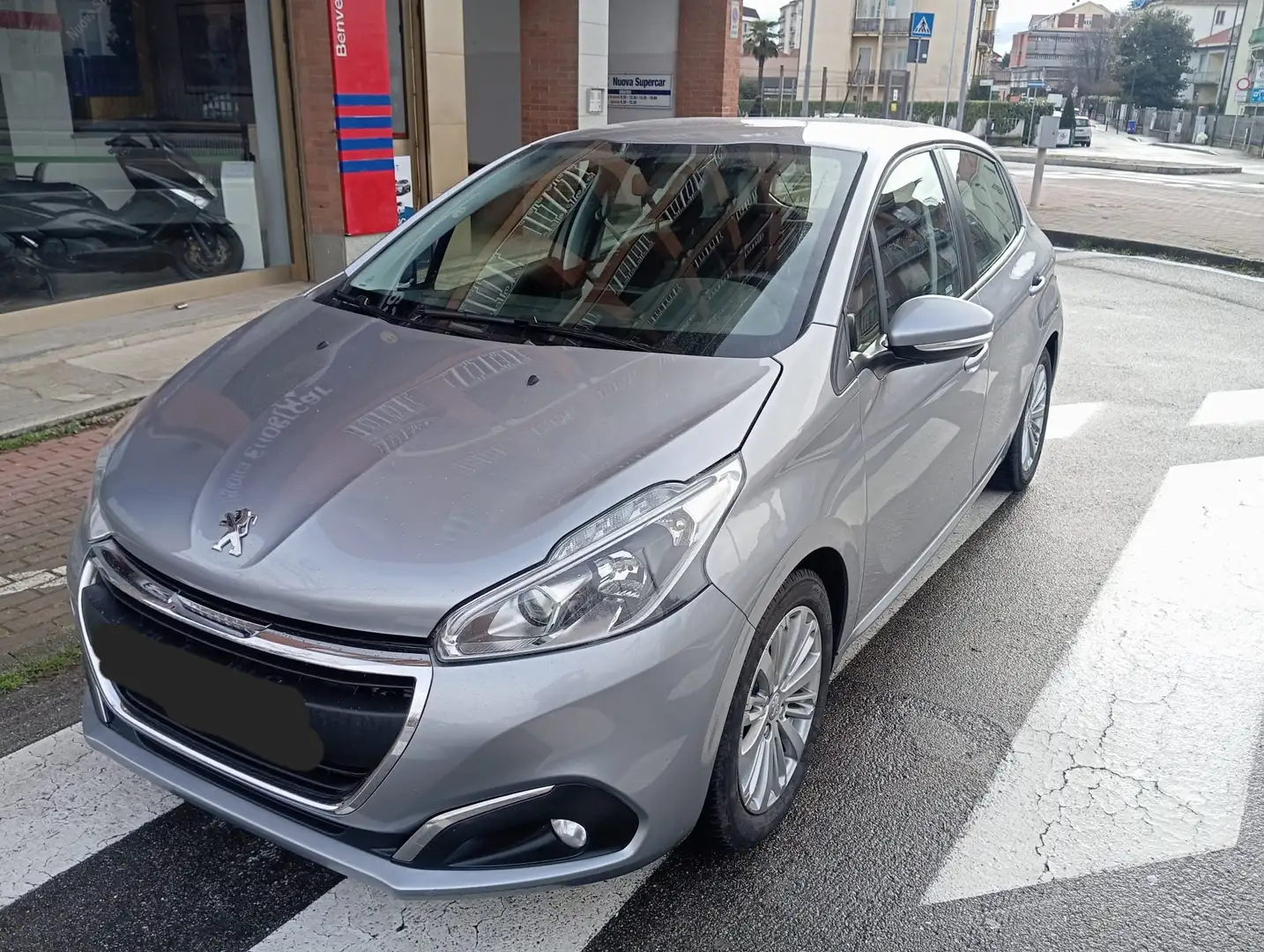 Peugeot 208 208 I  5p 1.2  GPL  Active S Silber - 2