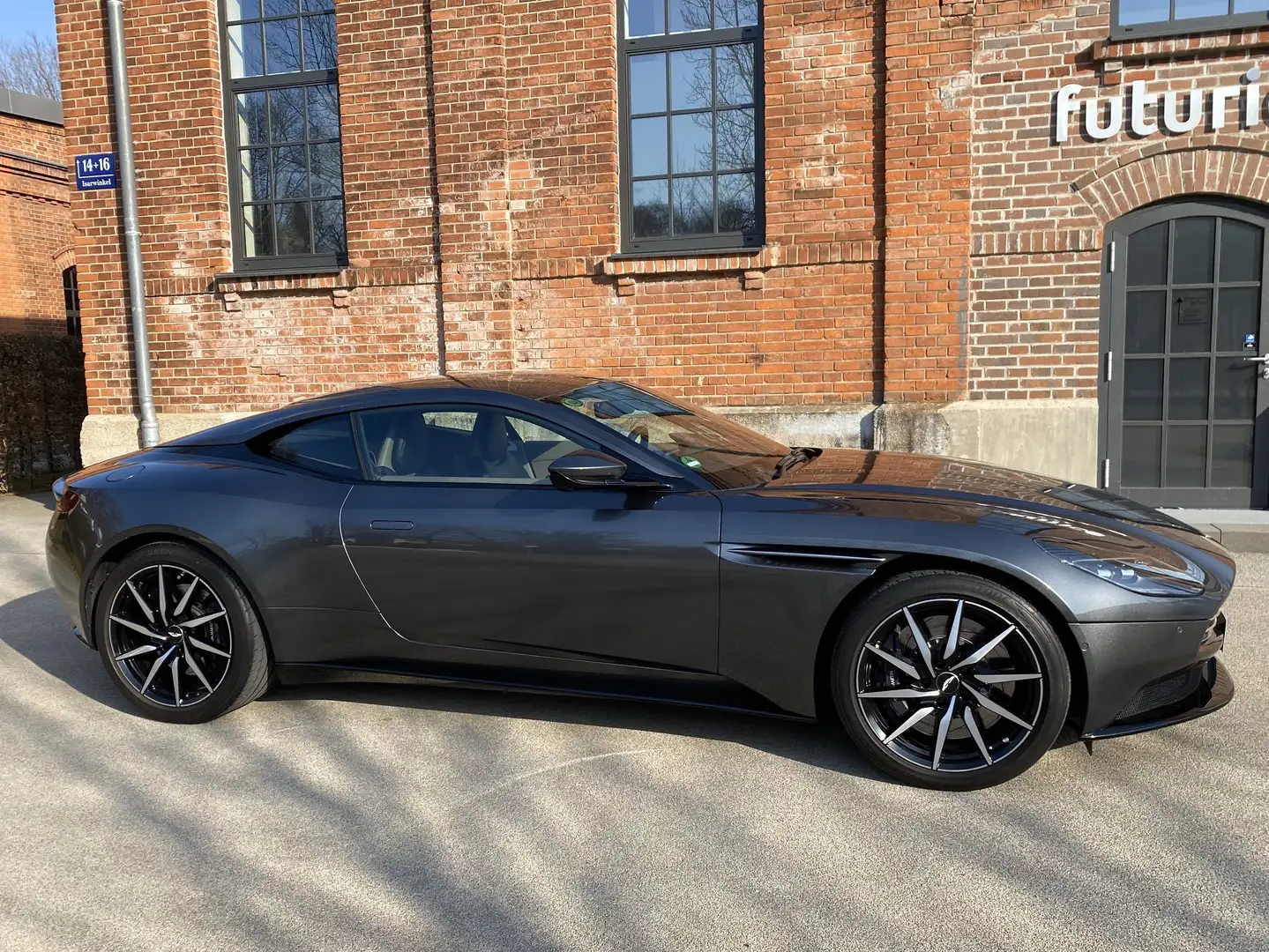 Aston Martin DB11 DB11 V8 Coupe Szürke - 2