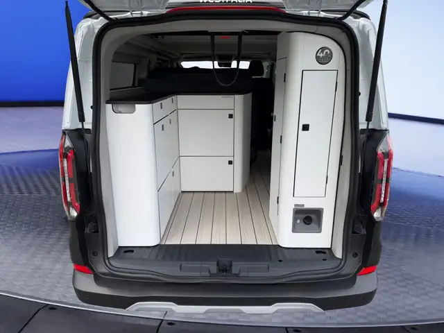 Ford 320 L2 view 7